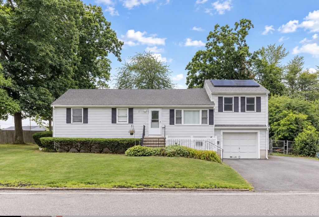 306 Chestnut St, Randolph