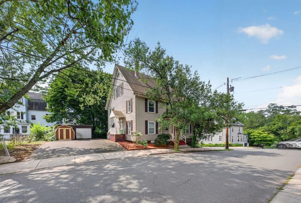 53 Irving St, Medford