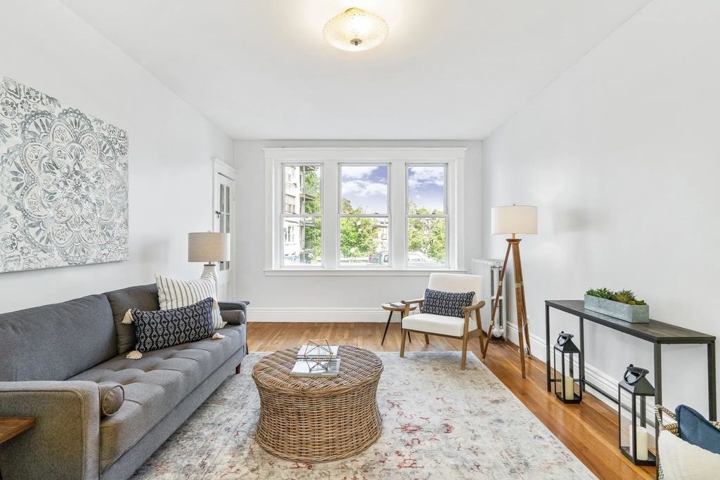 8 Kinross Rd #4, Boston
