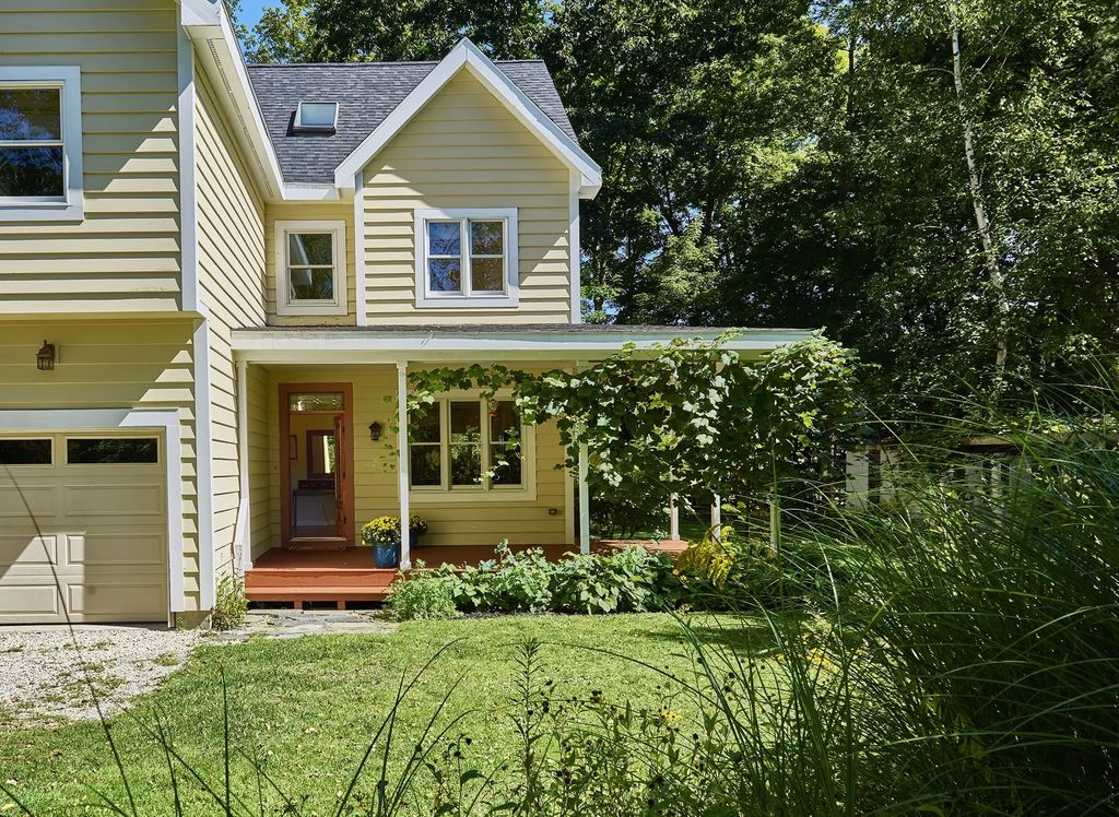 7 Iron Mine Road, West Stockbridge