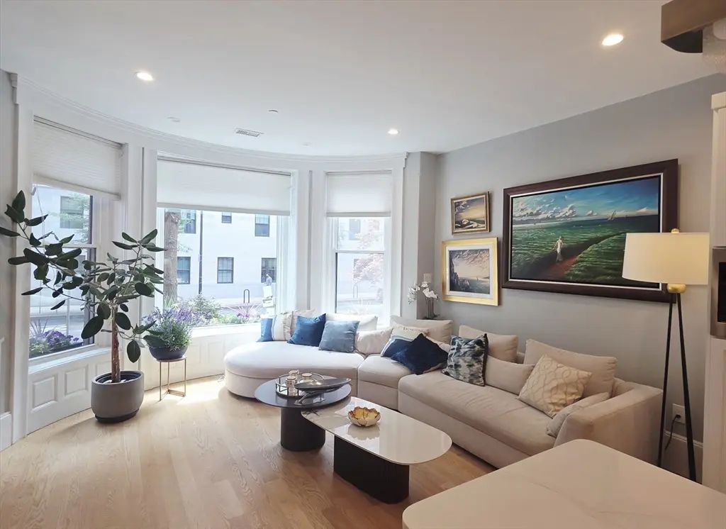 25 Bay State Rd #1, Boston
