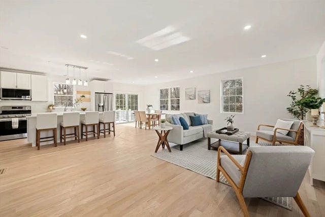 441 Old County Rd, Westport