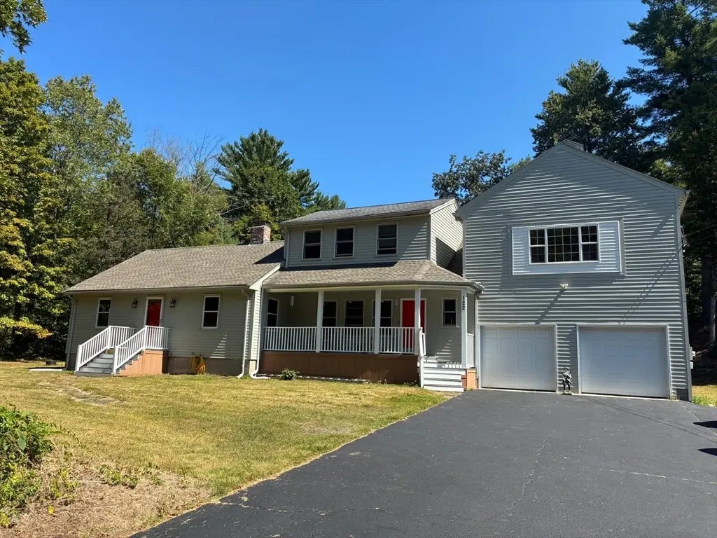 122 Old Bay Rd, Belchertown