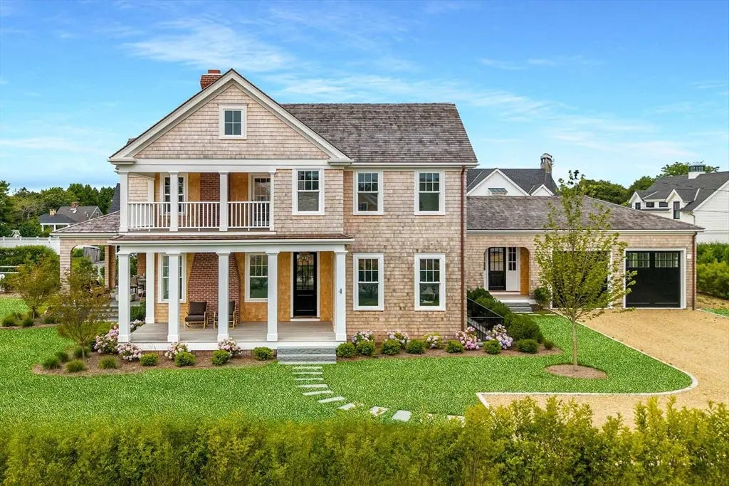4 Somerset Ln, Edgartown