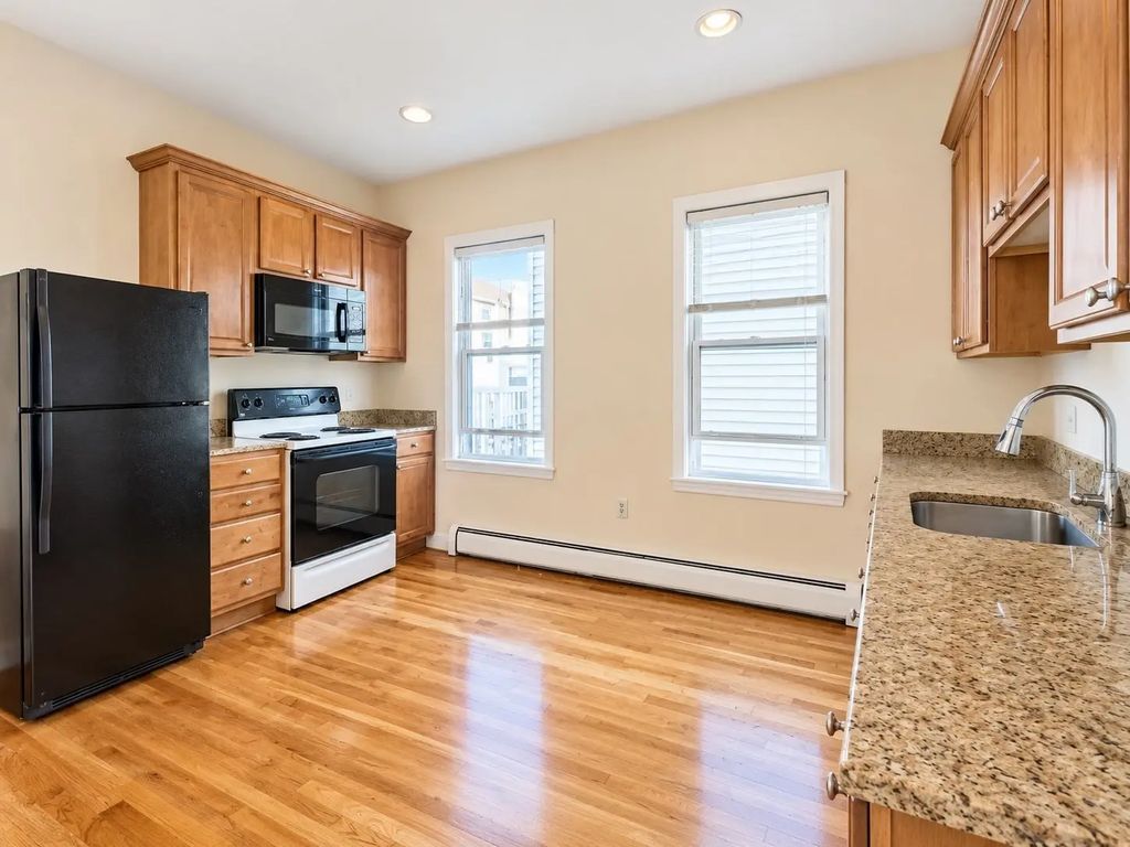 143 Hillside St #2, Boston