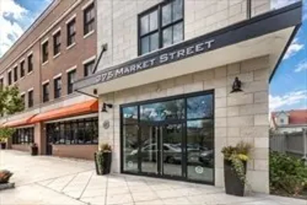 375 Market #106, Boston