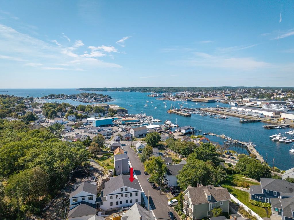 13 Hammond Street #1, Gloucester