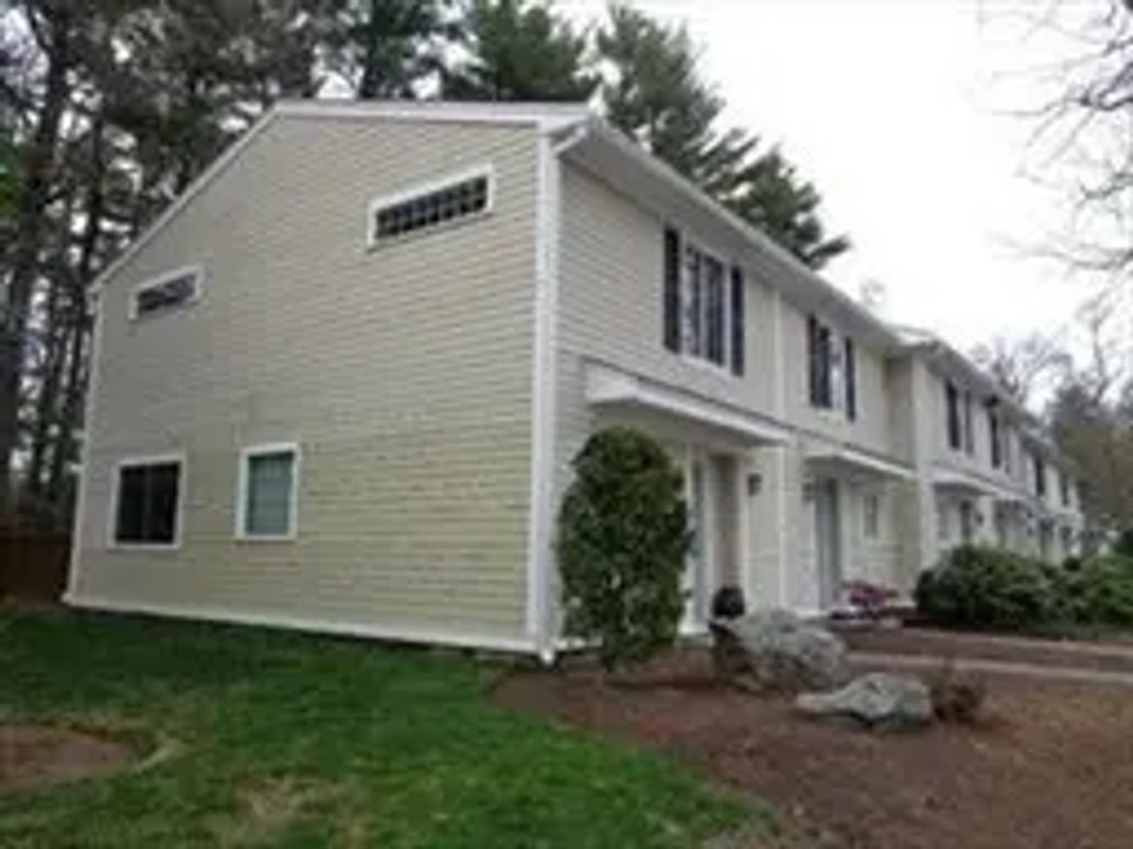 3 Adam St #9, Easton