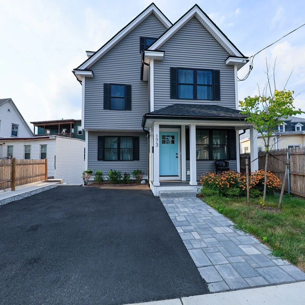 173 Westford St, Lowell