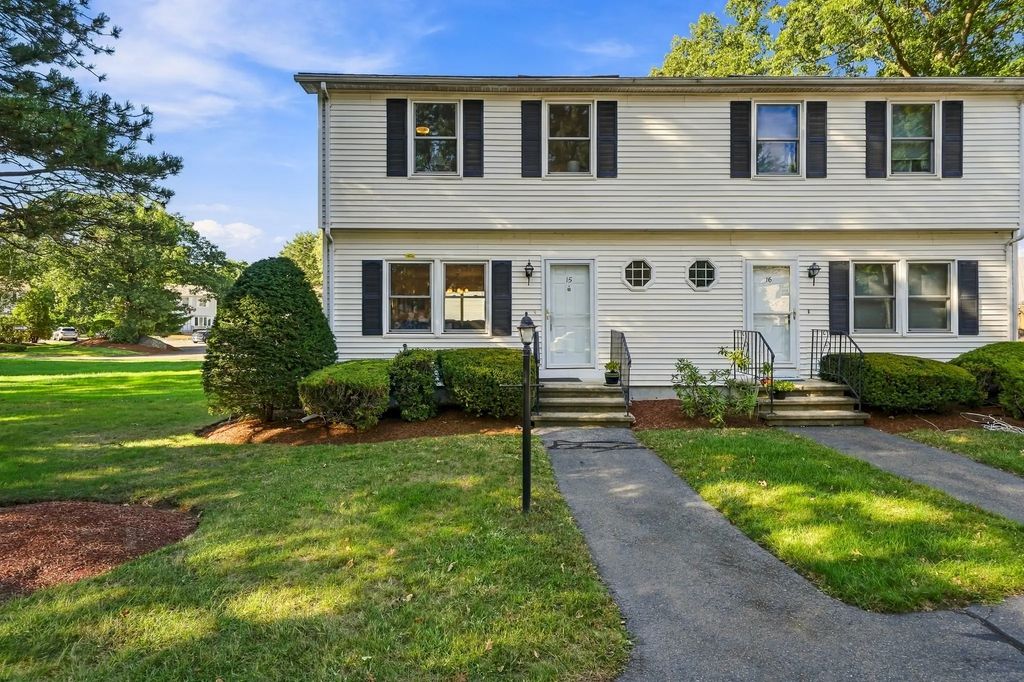15 Northwoods Cir #15, Woburn