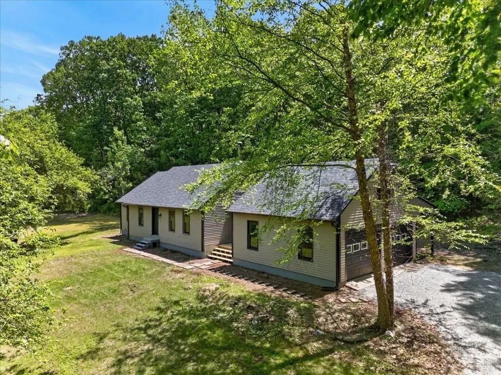 67 Chmura Rd, Hadley