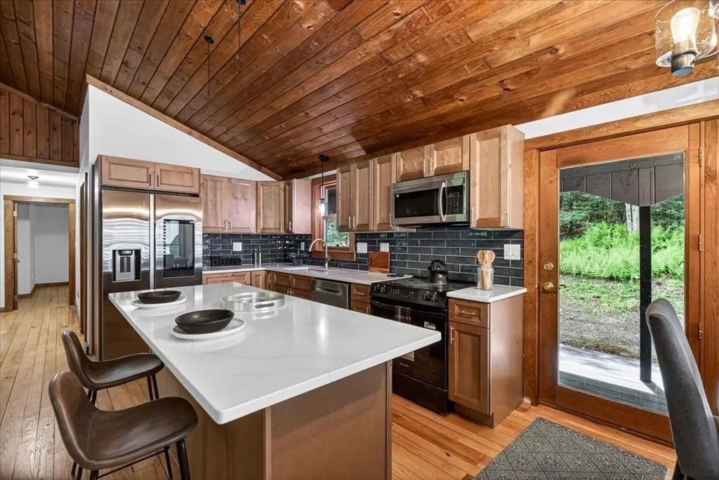 67 Chmura Rd, Hadley