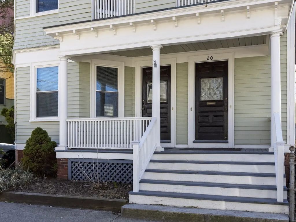 18 Meader St #1, Providence