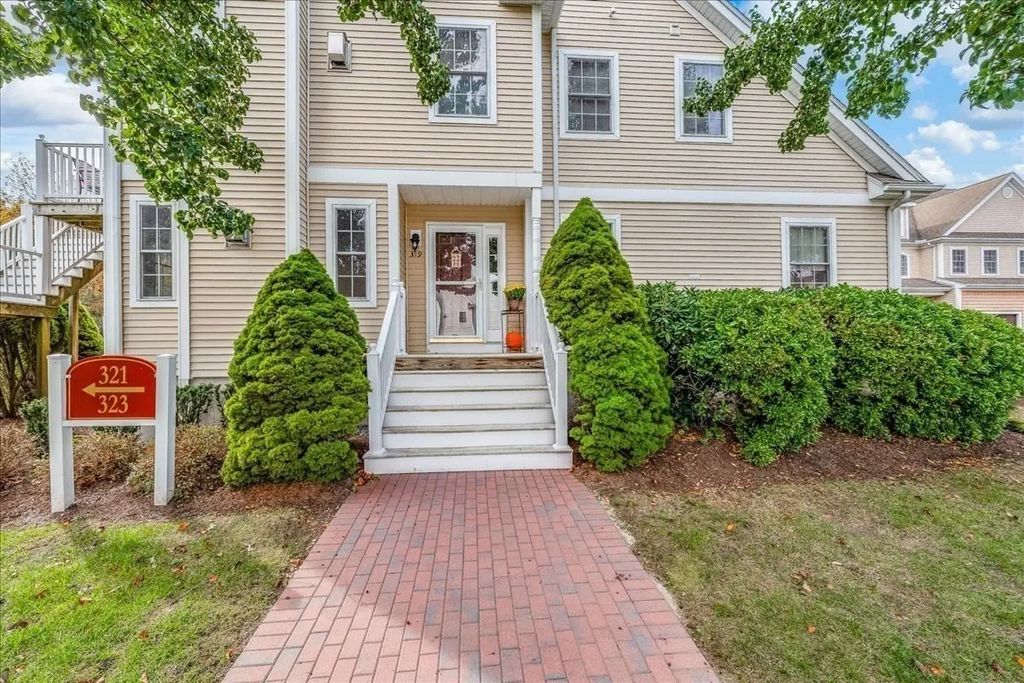 319 Hampton Way #319, Abington