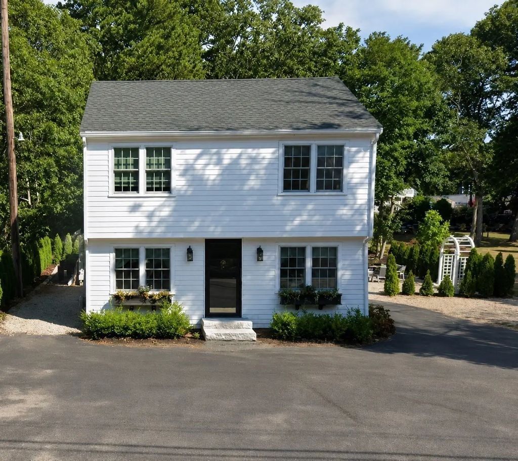 215 Route 6a, Dennis