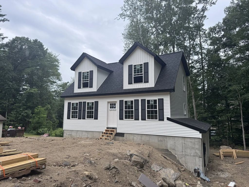167 S Row Road, Lunenburg