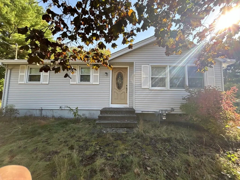 7 Yale St, Groveland