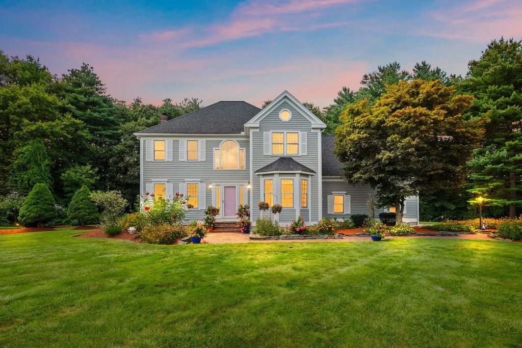5 Buckskin Lane, Westford
