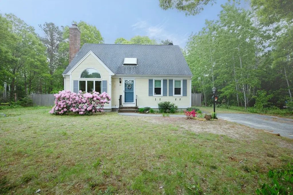 95 Rockville Ave, Falmouth