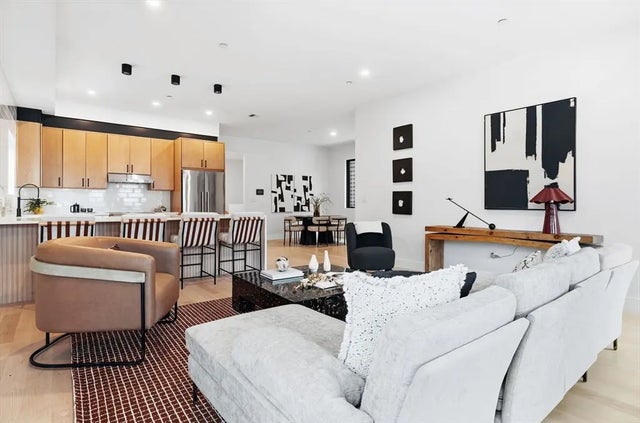 156 Albion St #1, Somerville