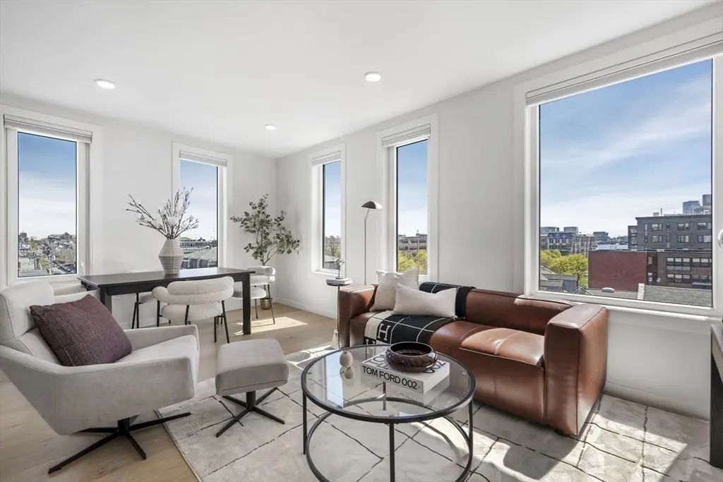 2-10 Maverick Sq #601, Boston