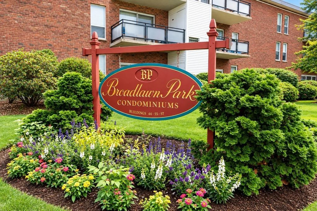 44 Broadlawn Park #20, Brookline