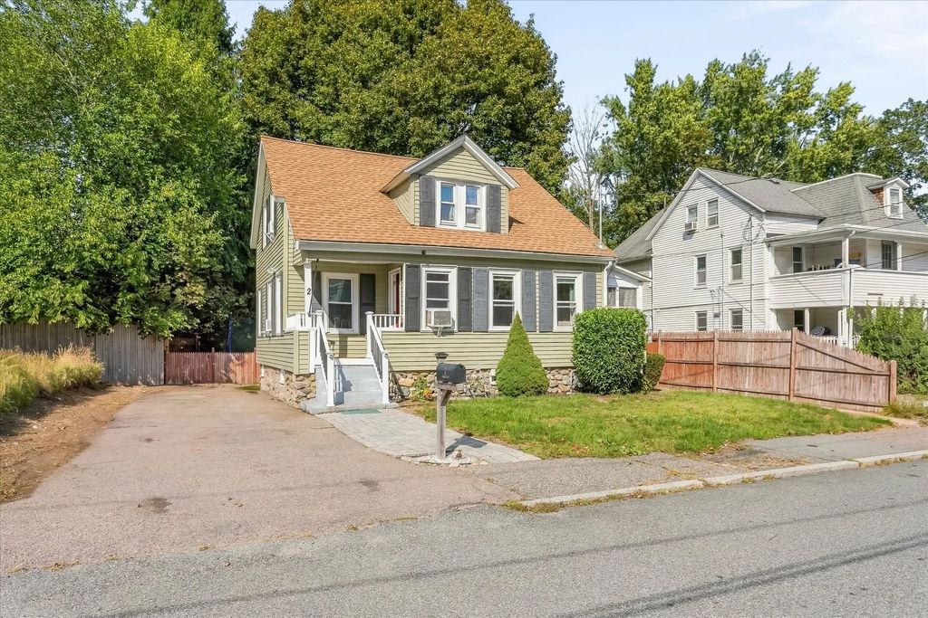 2 Franklin Ave, North Attleboro