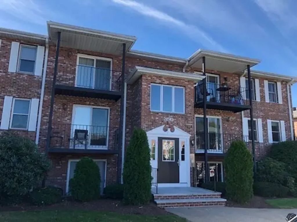 350 Neponsat Street #b, Canton