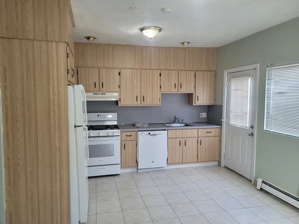 30 Courtland Street #2, Everett