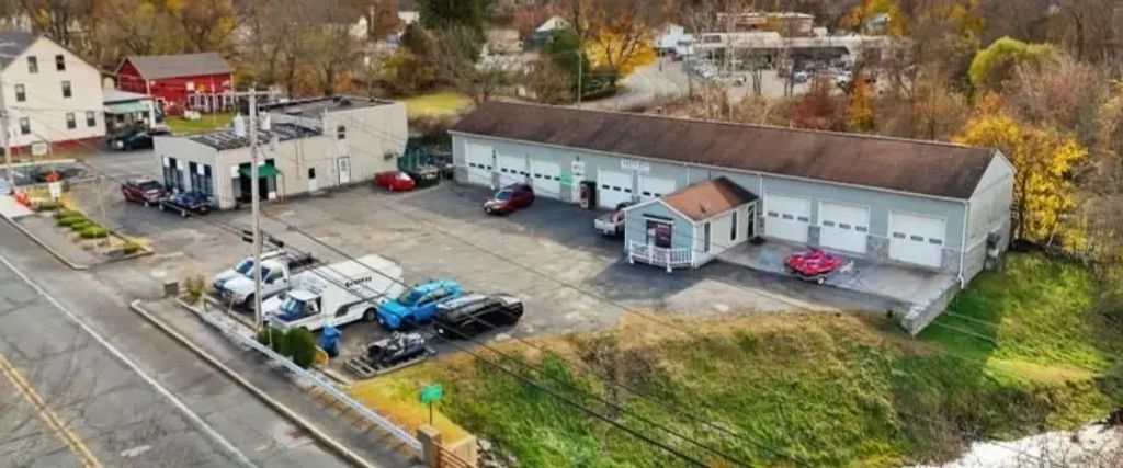 118 W Main St, Ware
