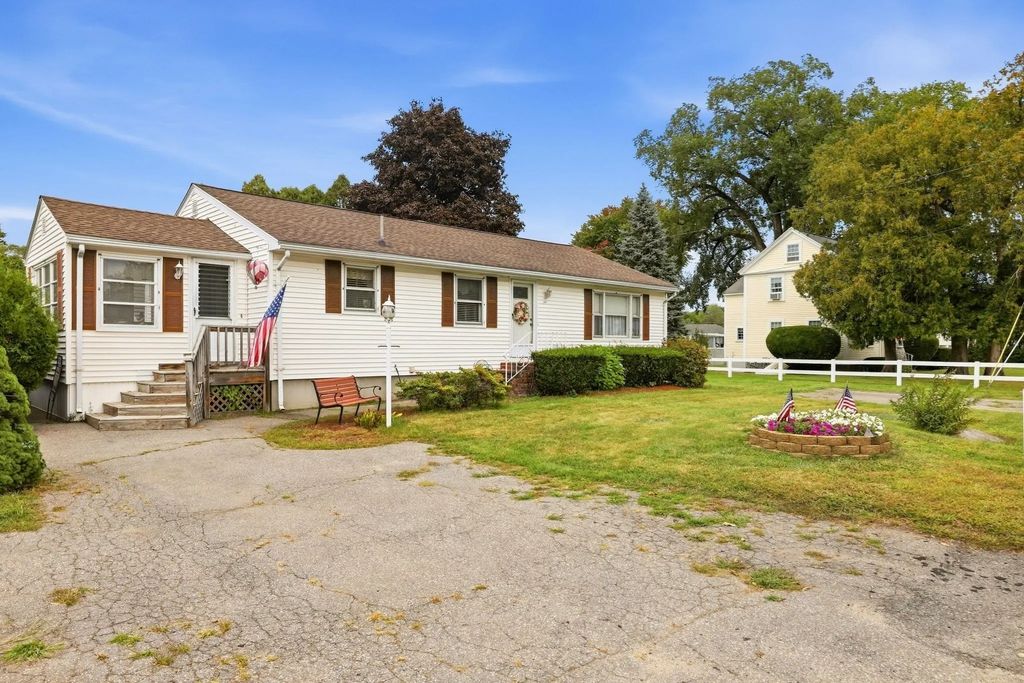 741 Varnum Ave, Lowell