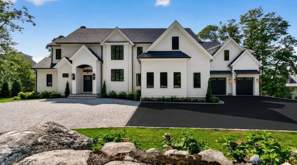 688 Brush Hill Road, Milton
