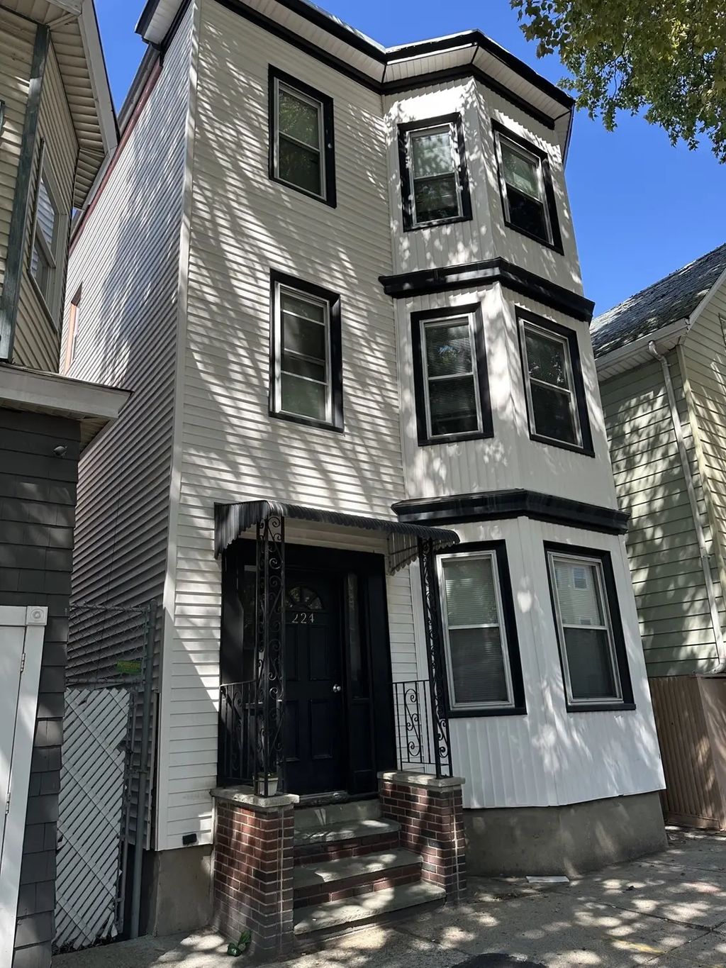 244 Chelsea Street #3, Boston