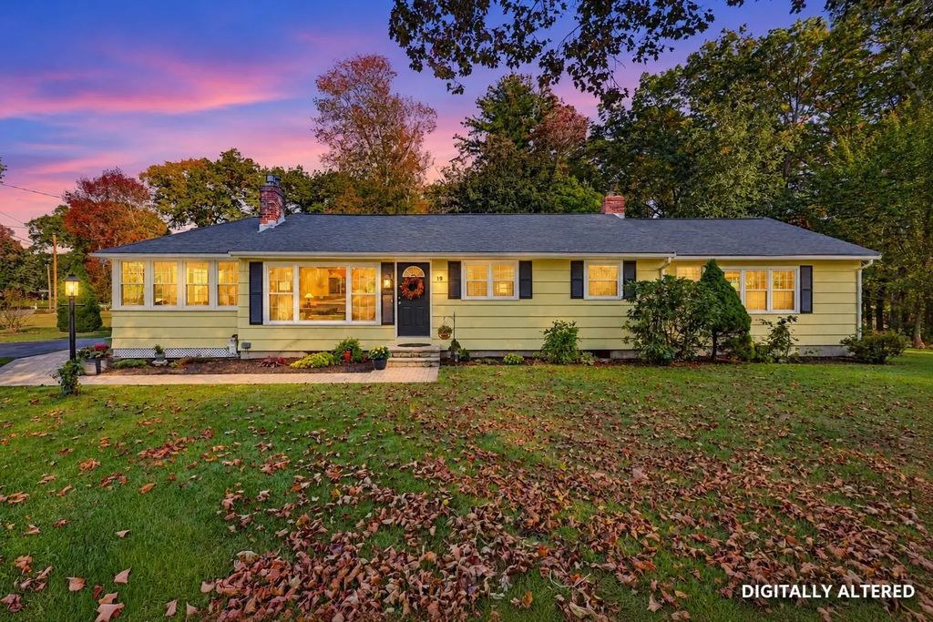 19 Polley Rd, Westford