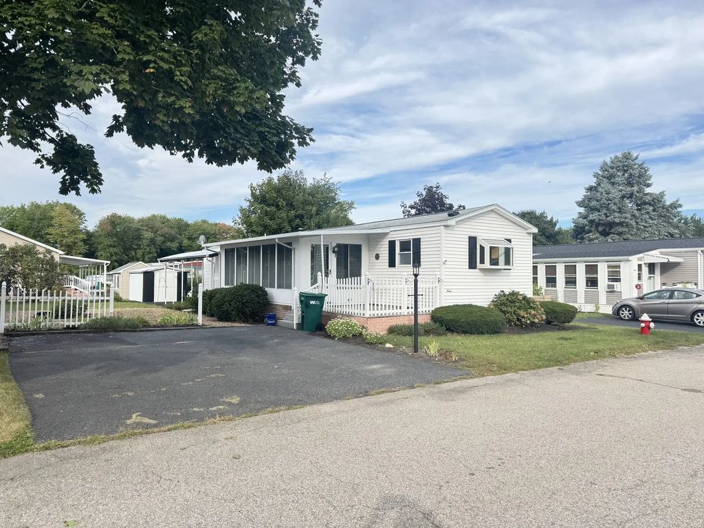 9 Shortway, Plainville