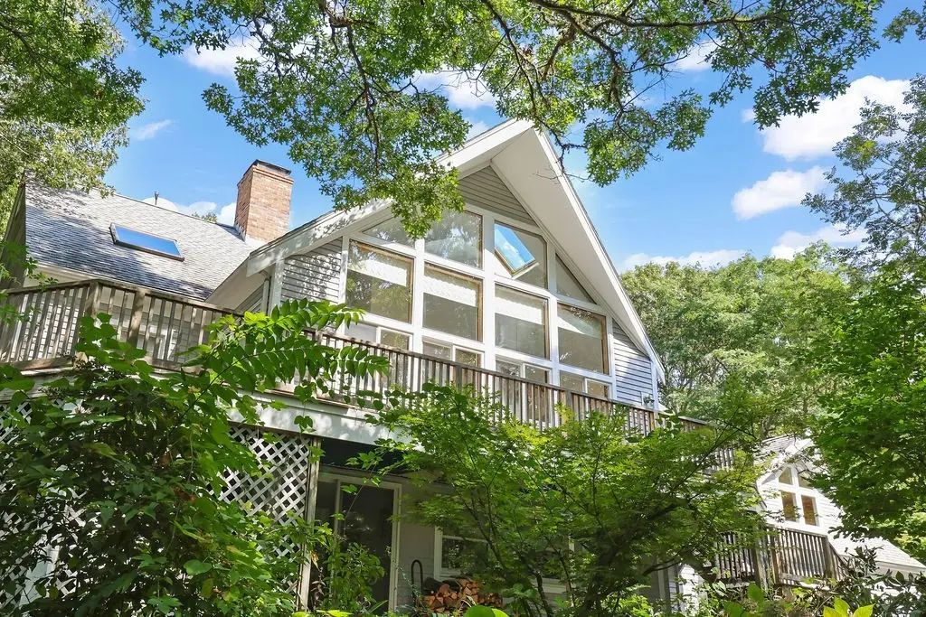 821 W Falmouth Hwy, Falmouth