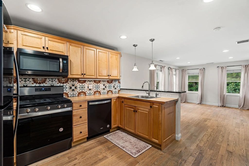 75 Mason St #2, Salem