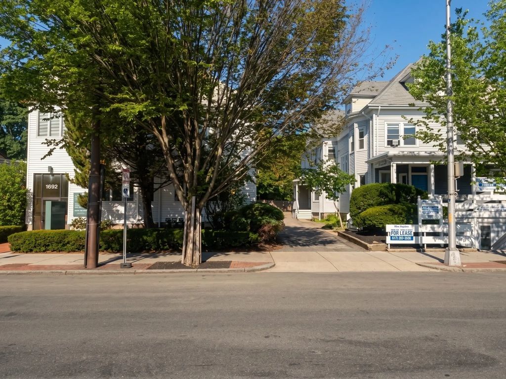 1696 Massachusetts Ave #4, Cambridge
