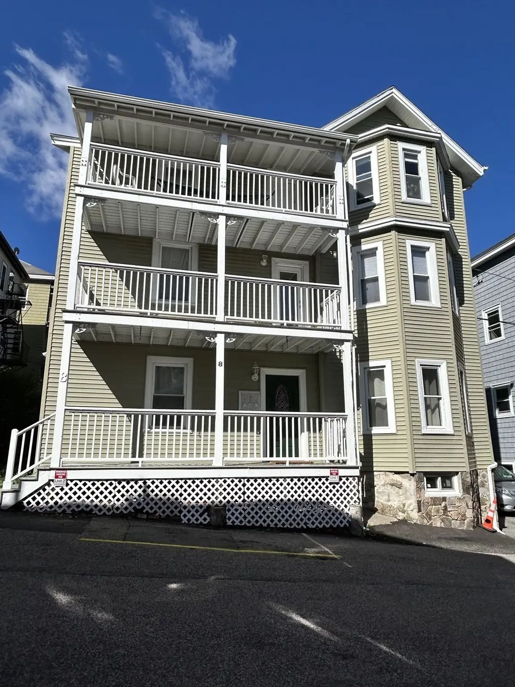 8 White Ave, Brookline