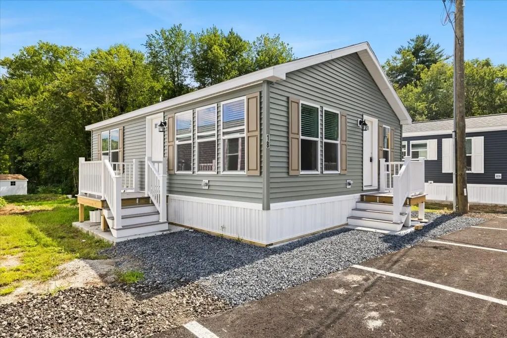 1540 Broadway #18, Raynham