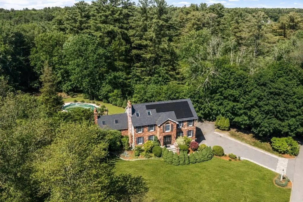 4 Battcock Road, Billerica