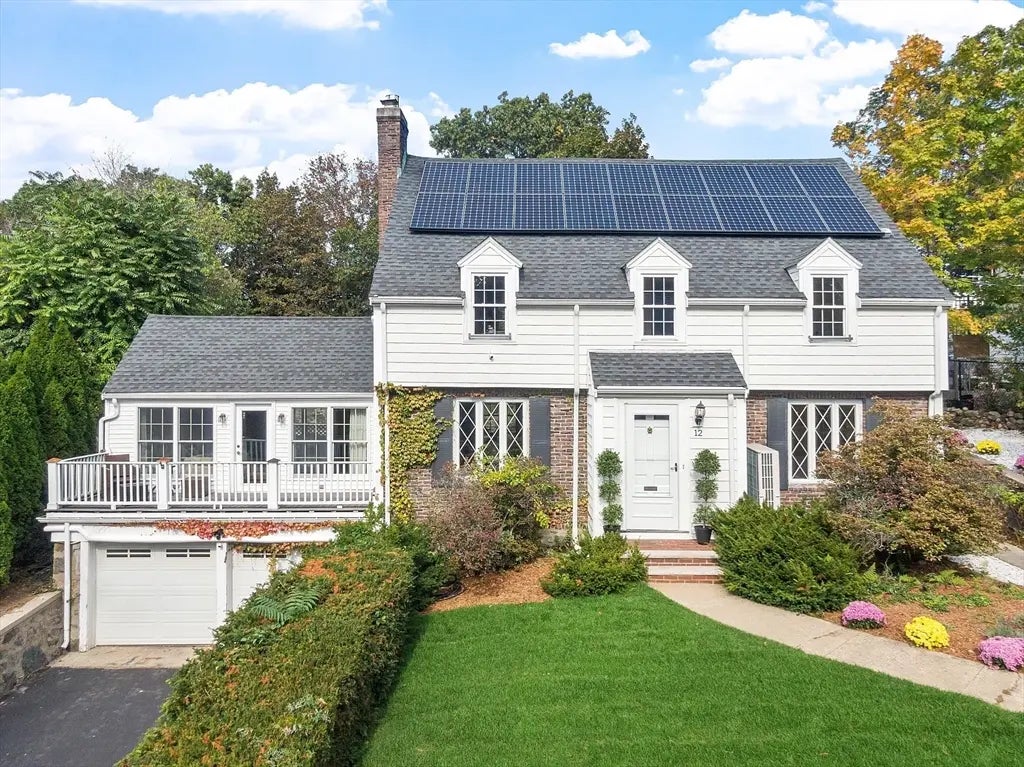 12 Powder House Road Ext, Medford