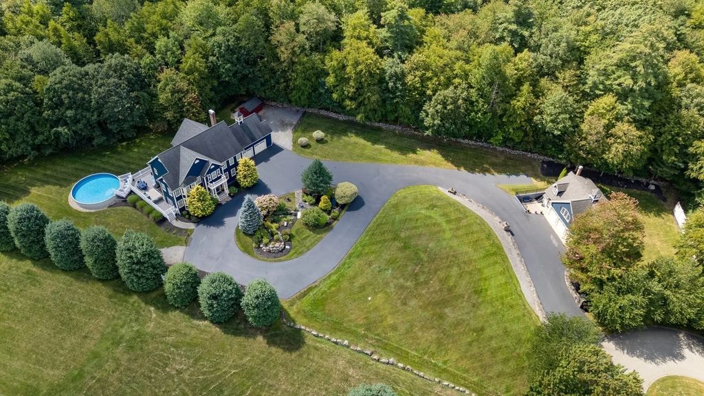 110 Old Farm Rd, Lunenburg