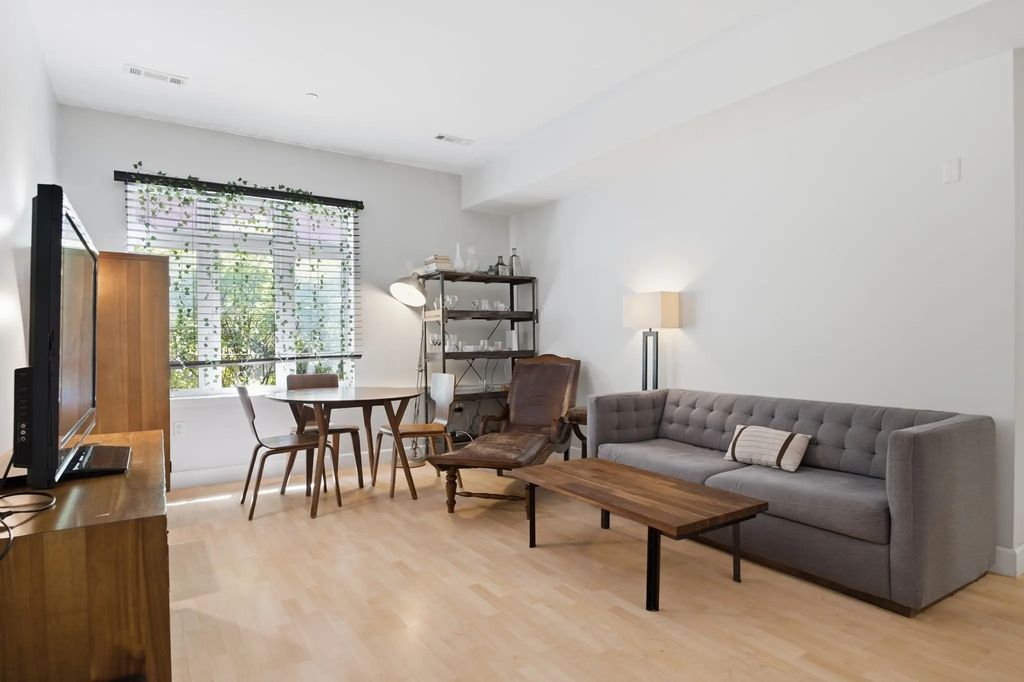 1501 Commonwealth Ave #106, Boston