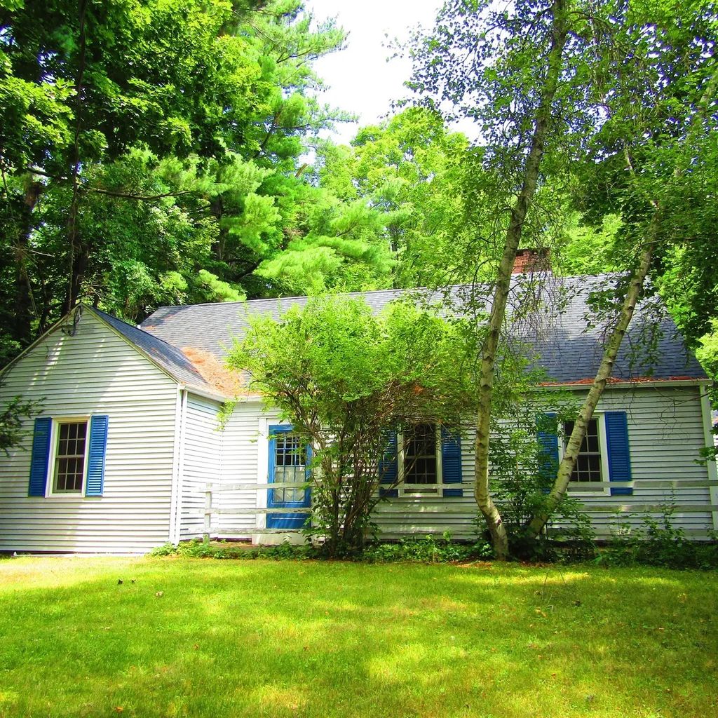 144 West Street, Amherst