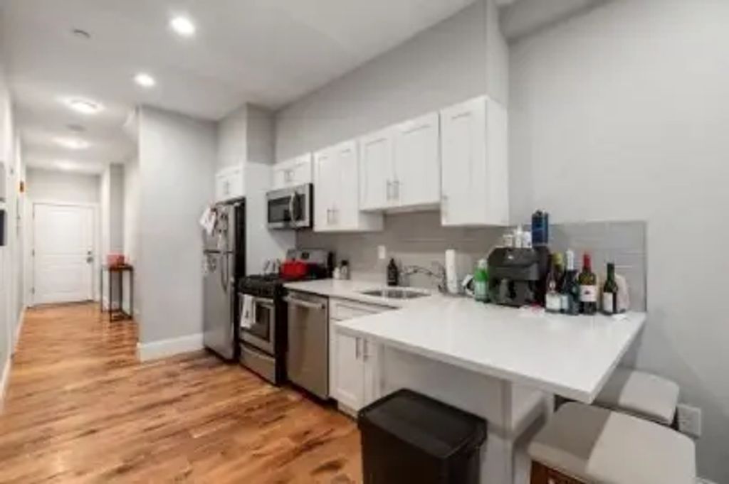 224 Lexington St #3, Boston