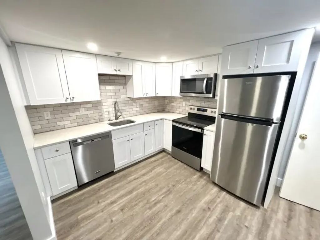 2 Meacham St #7, Somerville