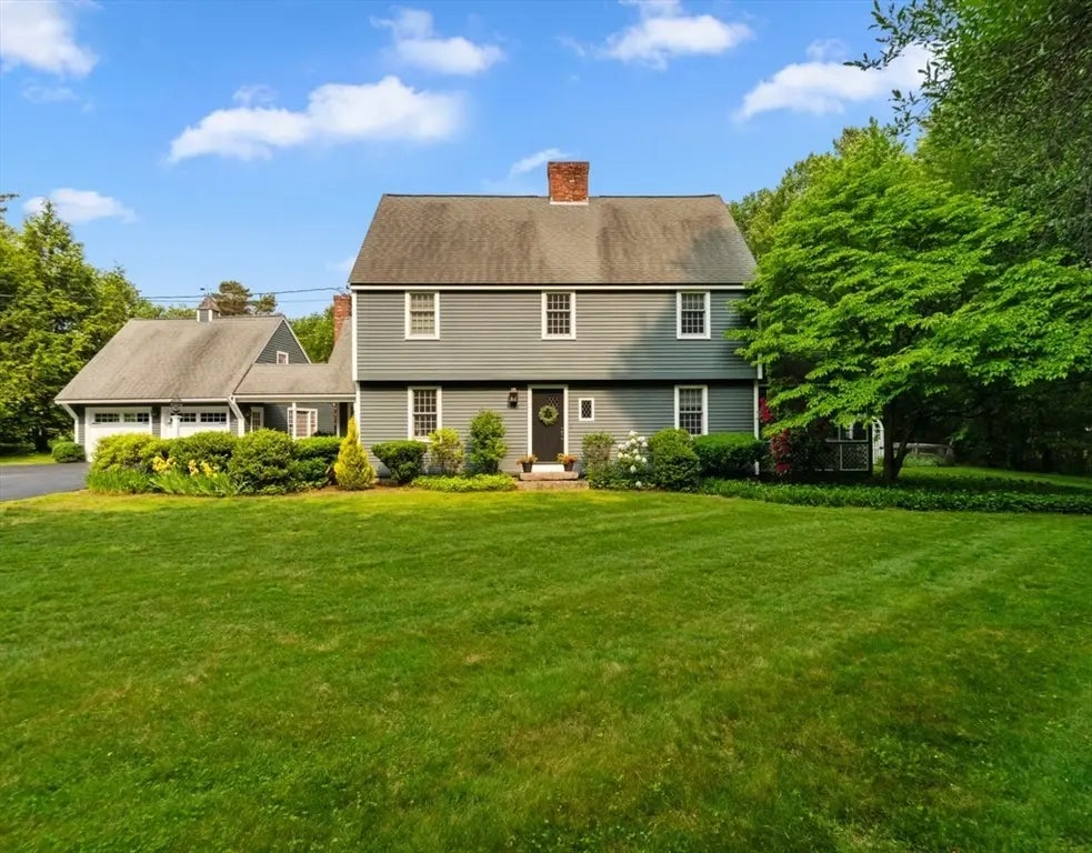 135 Fruit Street, Hopkinton