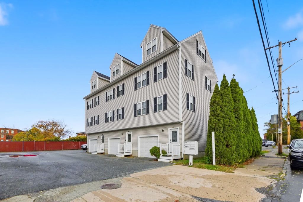 124 Locust St #124, Haverhill