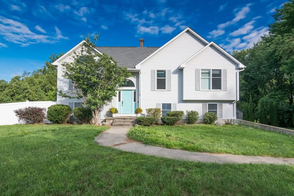 4 Phillips Place, Hadley